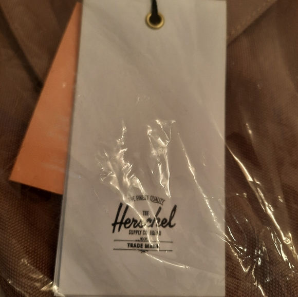 Nwt herschel tote - Picture 4 of 4
